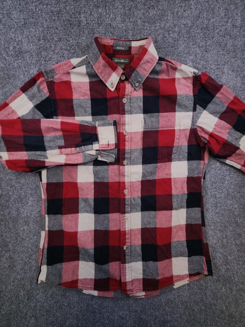 Eddie Bauer Relaxed Fit Men's Medium Red Plaid Flannel Long Sleeve Button Up - Picture 2 of 9